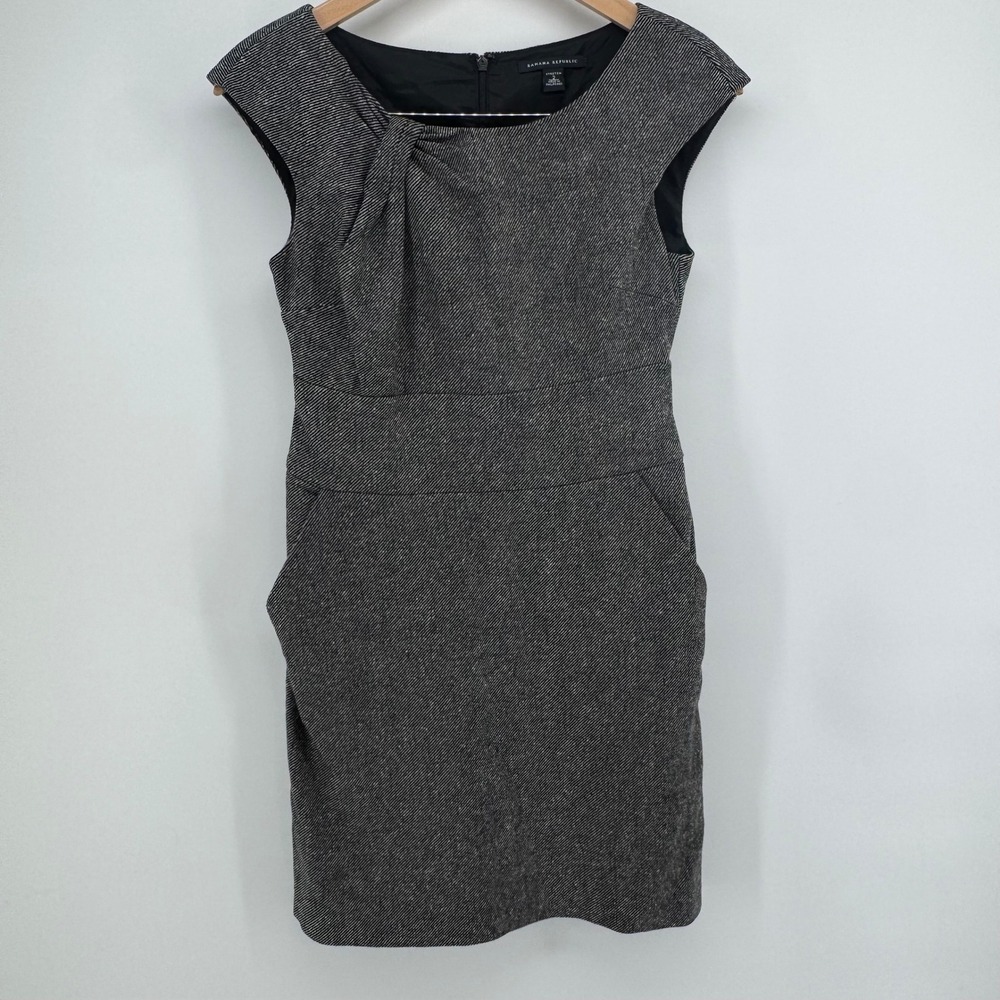 Banana Republic Wool Sheath Dress 2 Textured Twist Neck Grey Black Old Money